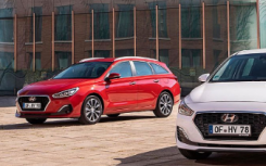 现代i30 Hatch and Estate进行了调整 并配备了新的DIESEL发动机