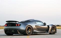 F5显然比常规的基于Lotus Exige的Venom GT更具空气动力学性能