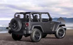 2018年Jeep Wrangler以双门和四门形式亮相