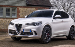 前浪汽车： 英国阿尔法罗密欧Stelvio Quadrifoglio SUV价格和规格 