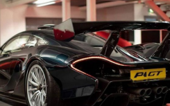 在2018年的古德伍德速度节上 迈凯伦P1 GT被兰赞特赛车手打造成领导者