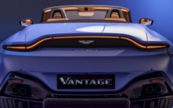 新的阿斯顿马丁Vantage Roadster可能比Coupe更性感