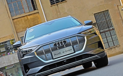 奔驰A 250 e怎么样 e-tron 55 quattro多少钱？