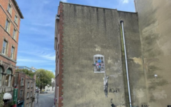 抢购此待售房产中的 Banksy 原创壁画